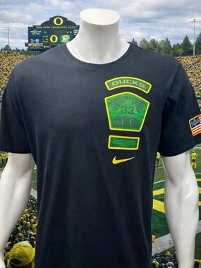 Nike Dri-Fit University of Oregon Ducks Black Green Double-Sided Graphics Tee XL